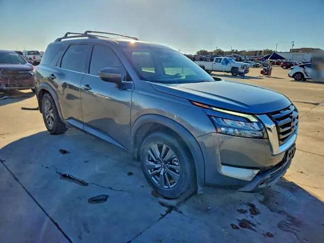 2023 NISSAN PATHFINDER SV  
