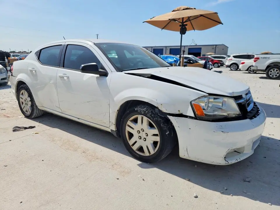 2014 DODGE AVENGER SE  