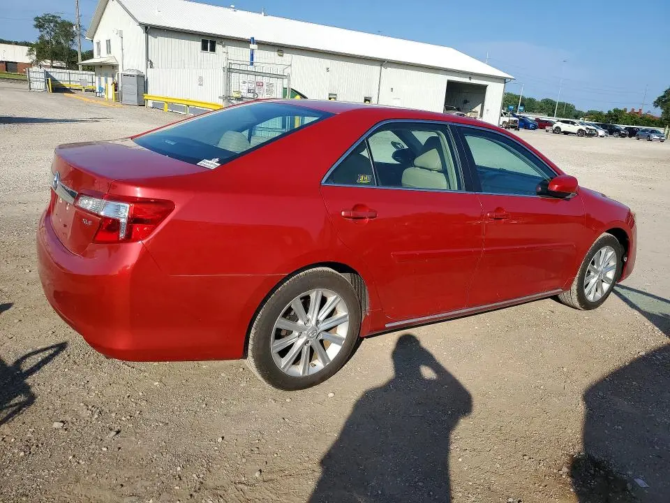 2013 TOYOTA CAMRY XLE  