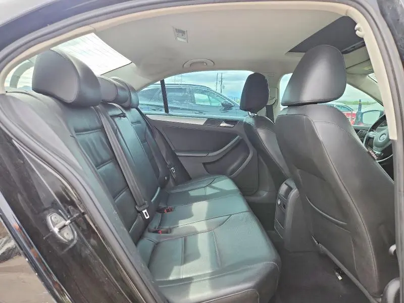 2013 VOLKSWAGEN JETTA SE  
