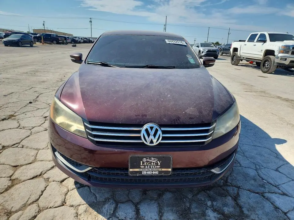 2013 VOLKSWAGEN PASSAT SE  