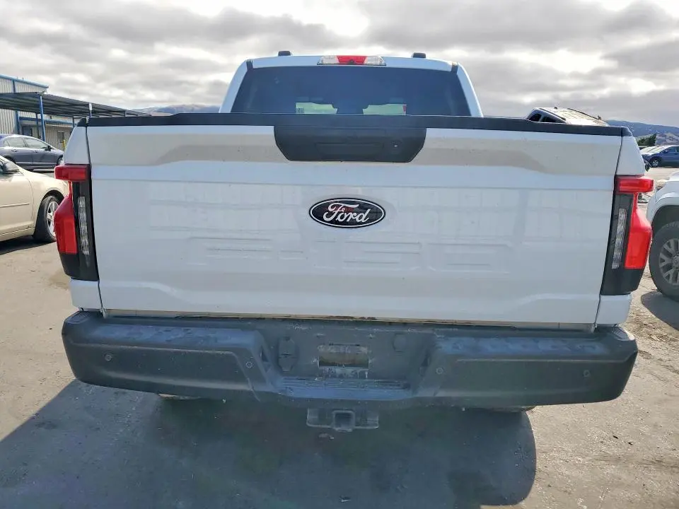 2025 FORD F150 LIGHTNING PRO  