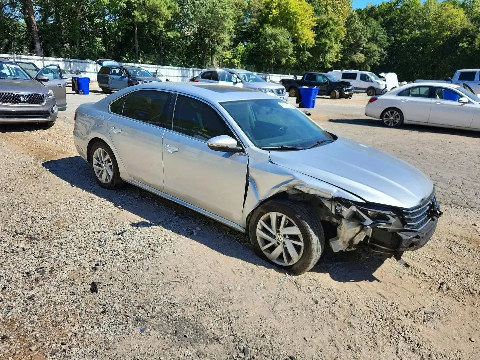 2018 VOLKSWAGEN PASSAT SE  