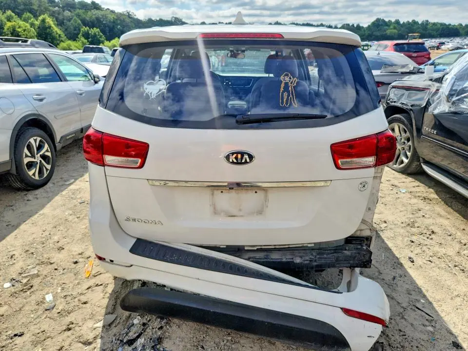 2016 KIA SEDONA L  