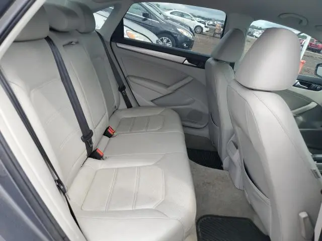 2015 VOLKSWAGEN PASSAT S  