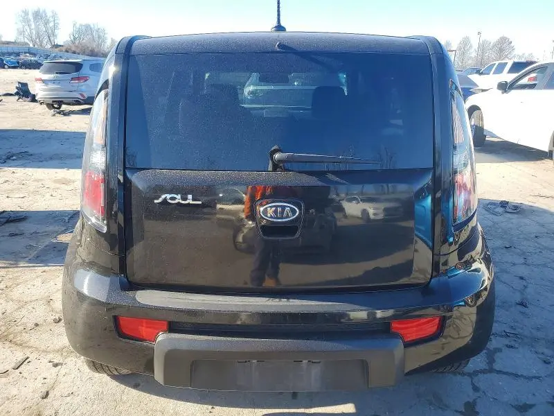 2011 KIA SOUL +  