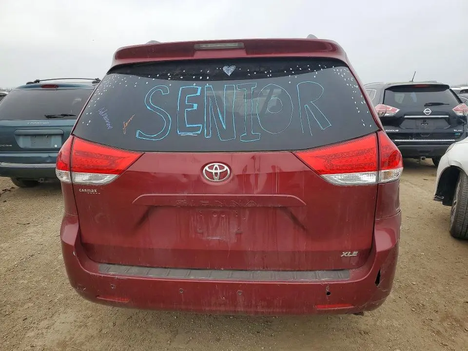 2013 TOYOTA SIENNA   