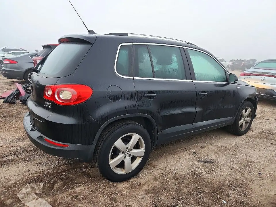 2010 VOLKSWAGEN TIGUAN SE  