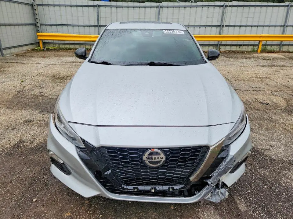2021 NISSAN ALTIMA SR  