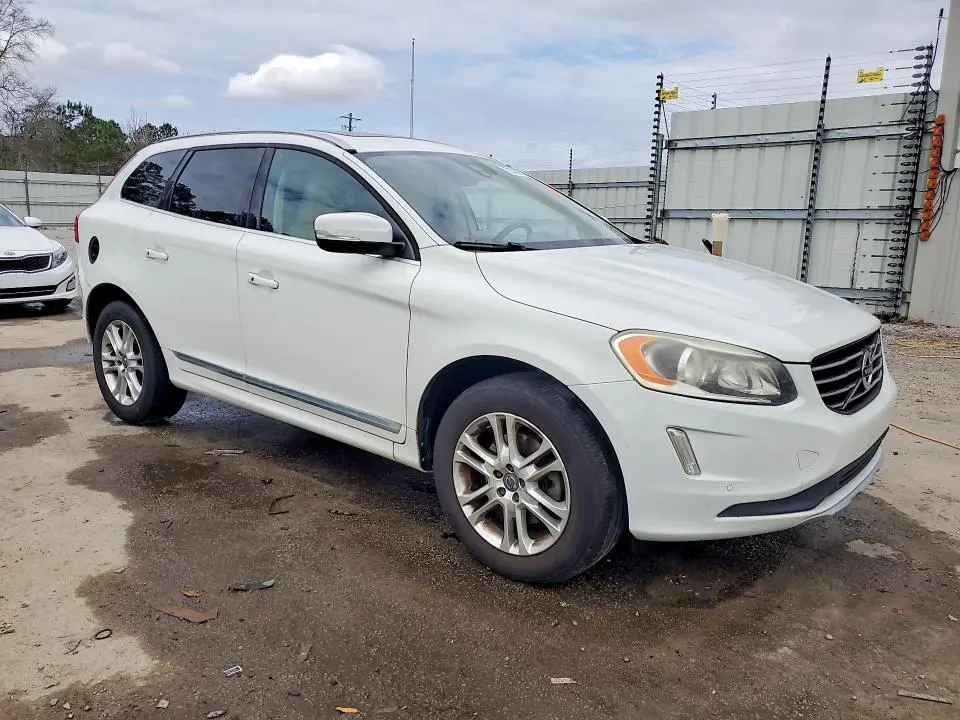 2016 VOLVO XC60 T5 PREMIER  