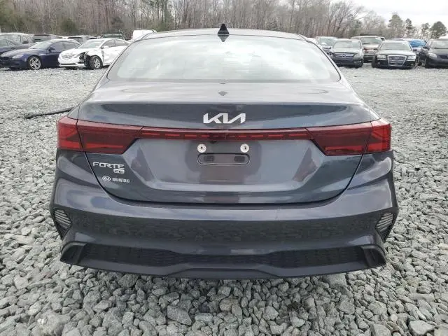 2023 KIA FORTE LX  