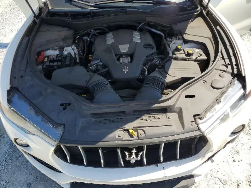 2018 MASERATI LEVANTE LUXURY  