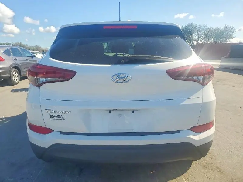 2017 HYUNDAI TUCSON SE  
