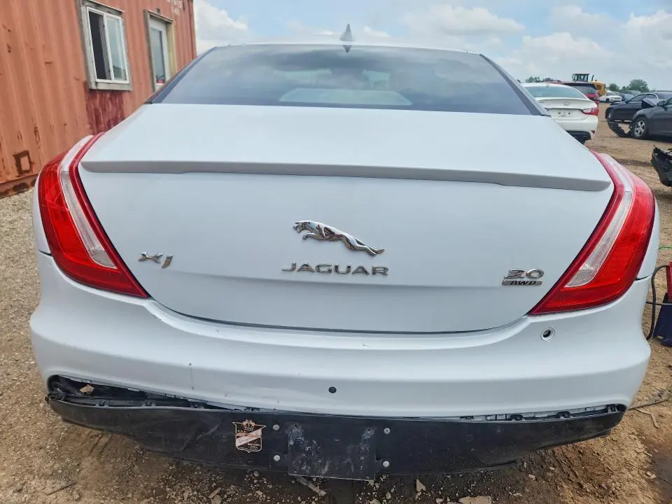 2019 JAGUAR XJ R - SPORT  