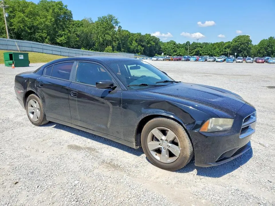 2012 DODGE CHARGER SE  