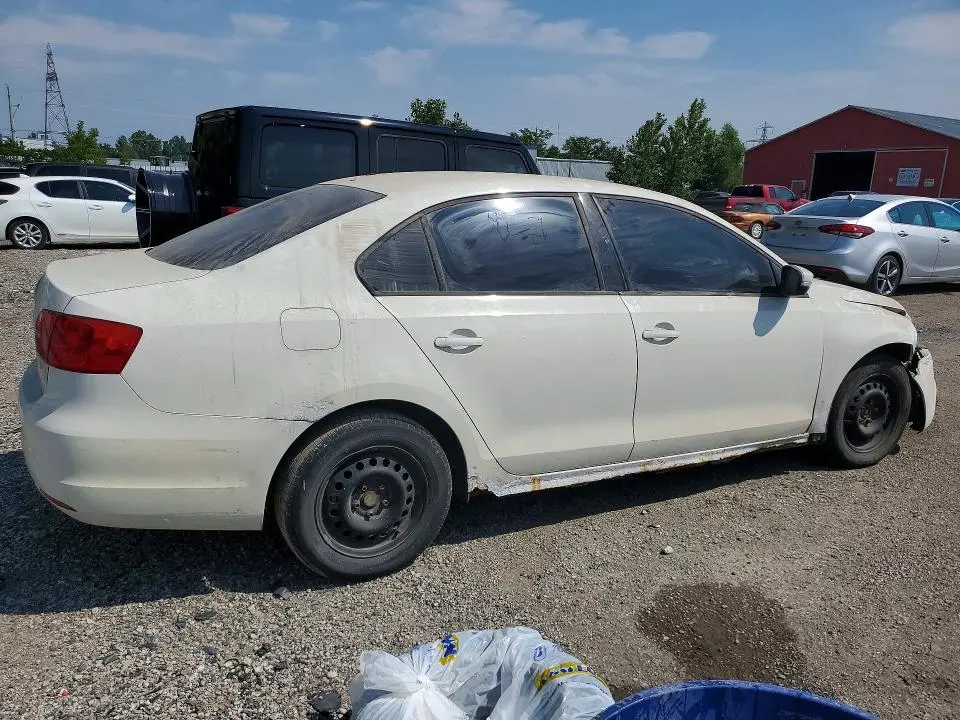 2013 VOLKSWAGEN JETTA SE  