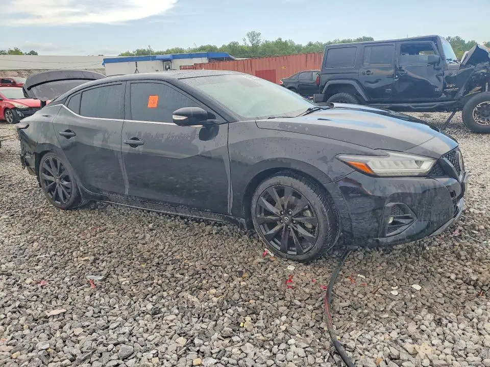 2021 NISSAN MAXIMA SR  