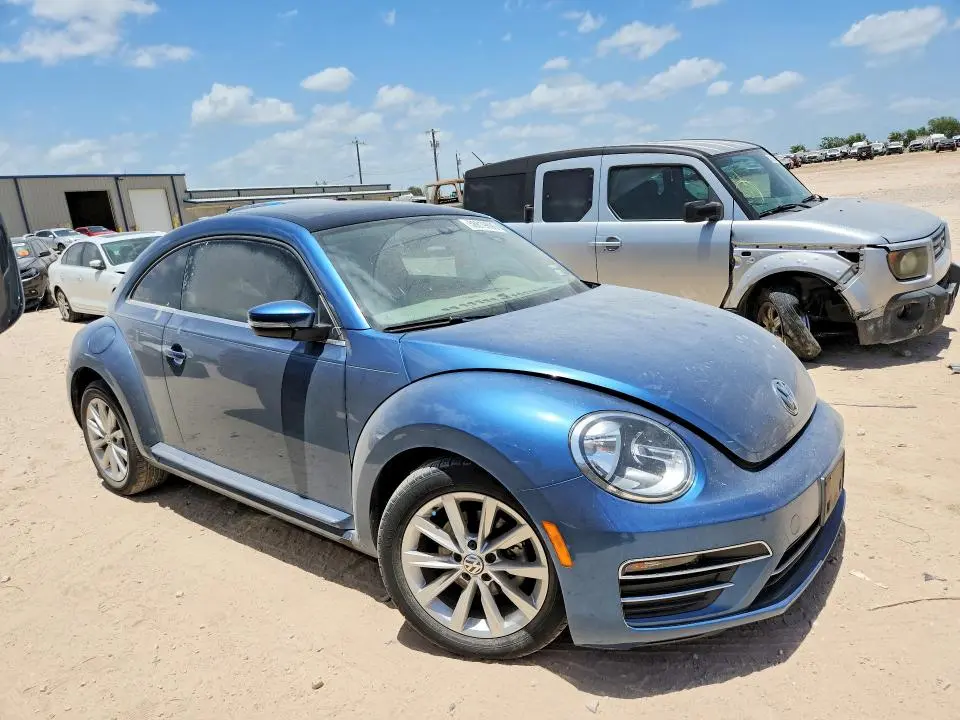 2019 VOLKSWAGEN BEETLE SE  
