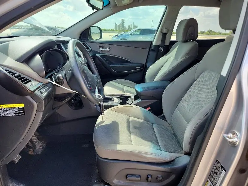 2018 HYUNDAI SANTA FE SE  