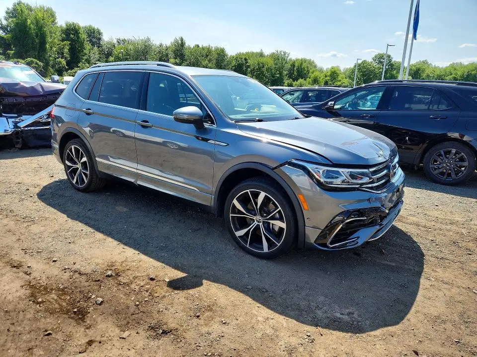 2022 VOLKSWAGEN TIGUAN SEL R-LINE  