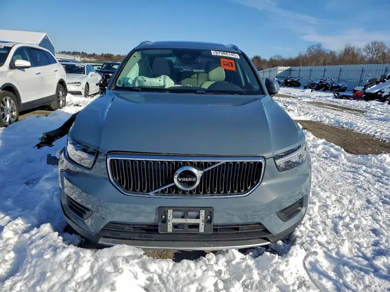 2020 VOLVO XC40 T5 MOMENTUM  