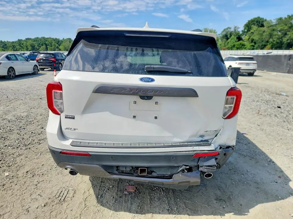 2022 FORD EXPLORER XLT  