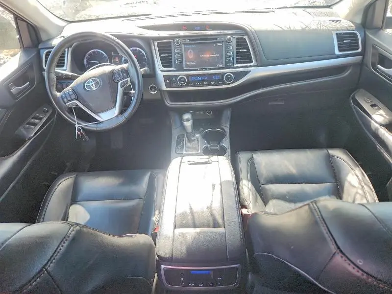 2019 TOYOTA HIGHLANDER XLE  