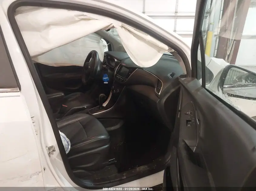 2020 CHEVROLET TRAX AWD LT