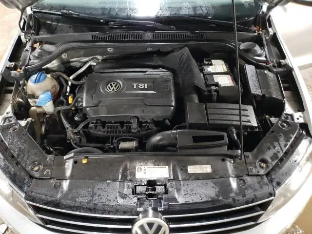 2015 VOLKSWAGEN JETTA SE  