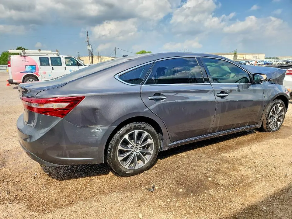2018 TOYOTA AVALON XLE  