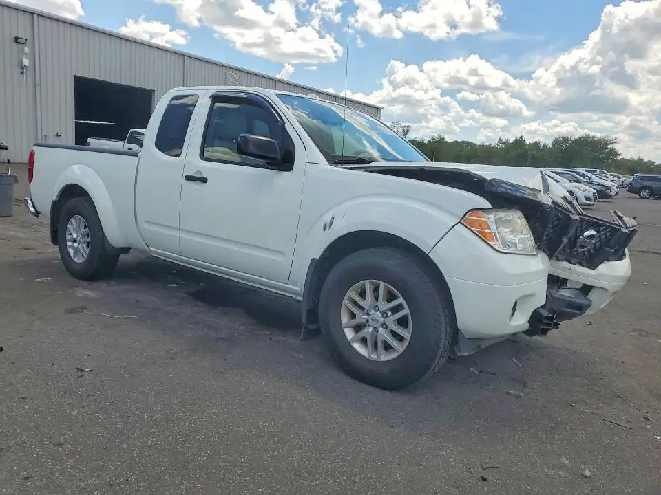2017 NISSAN FRONTIER SV V6  