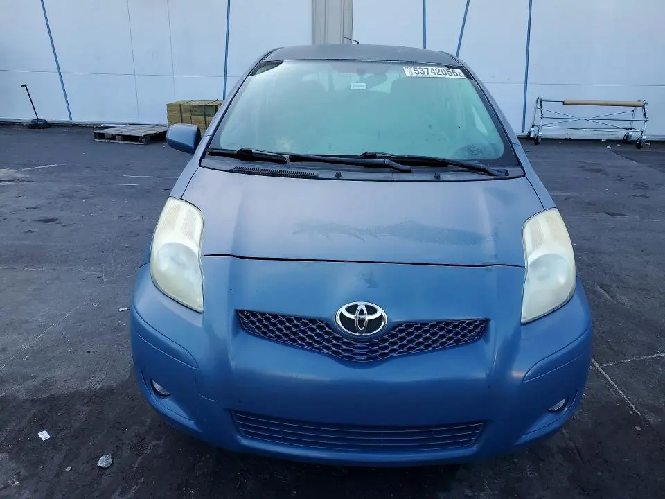 2011 TOYOTA YARIS BASE  
