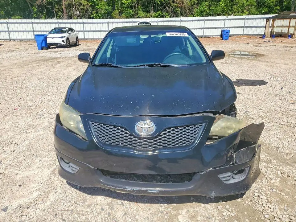 2011 TOYOTA CAMRY SE  
