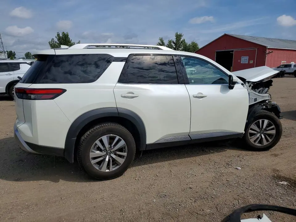 2023 NISSAN PATHFINDER SL  