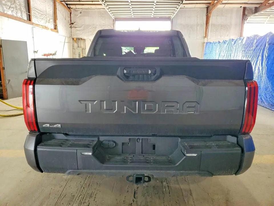 2026 TOYOTA TUNDRA SR5  
