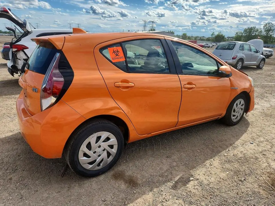 2016 TOYOTA PRIUS C TWO  