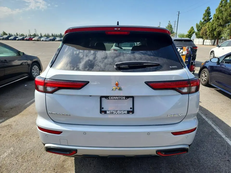 2023 MITSUBISHI OUTLANDER SE  