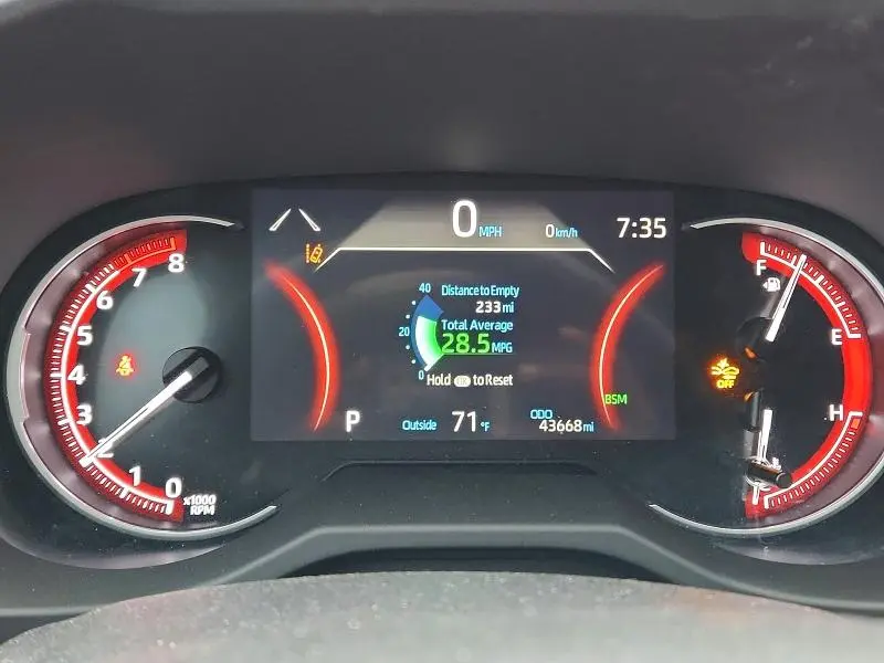 2024 TOYOTA RAV4 XLE  