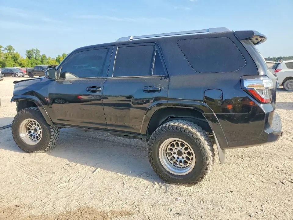 2018 TOYOTA 4RUNNER SR5  