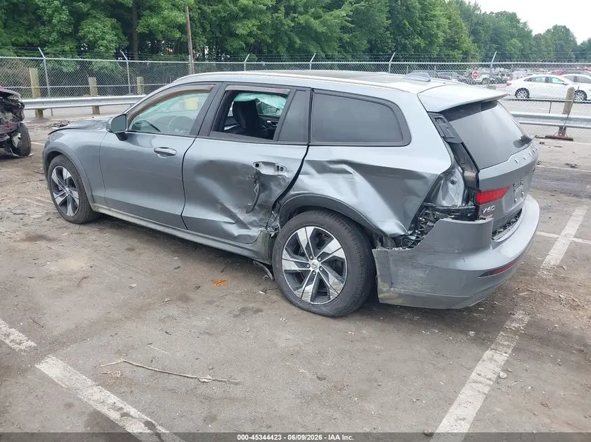 2020 VOLVO V60 CROSS COUNTRY T5