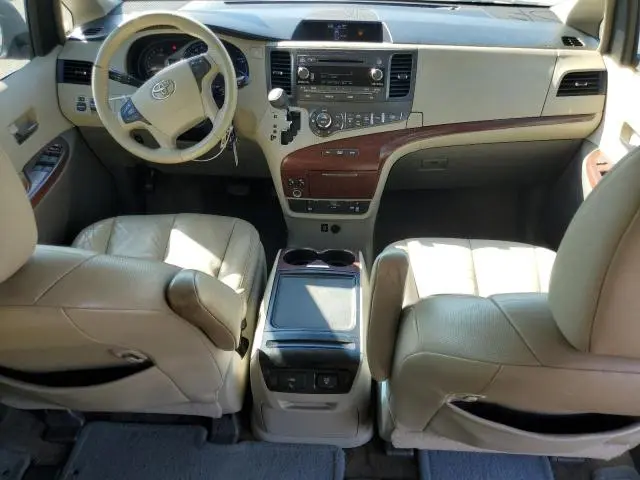 2012 TOYOTA SIENNA XLE  