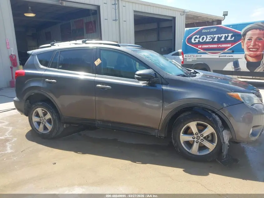 2015 TOYOTA RAV4 XLE