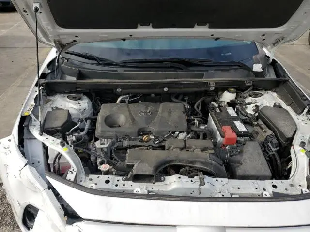 2021 TOYOTA RAV4 XLE  