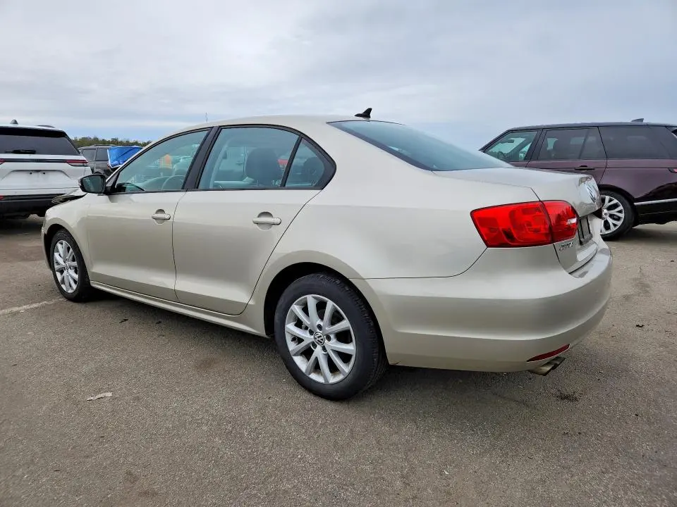 2012 VOLKSWAGEN JETTA SE  