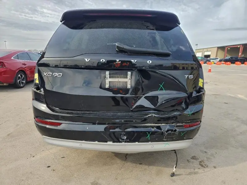 2022 VOLVO XC90 T5 MOMENTUM  
