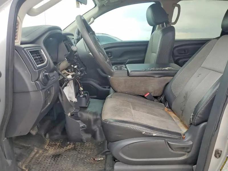 2018 NISSAN TITAN S  