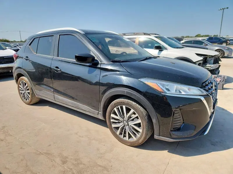 2021 NISSAN KICKS SV  