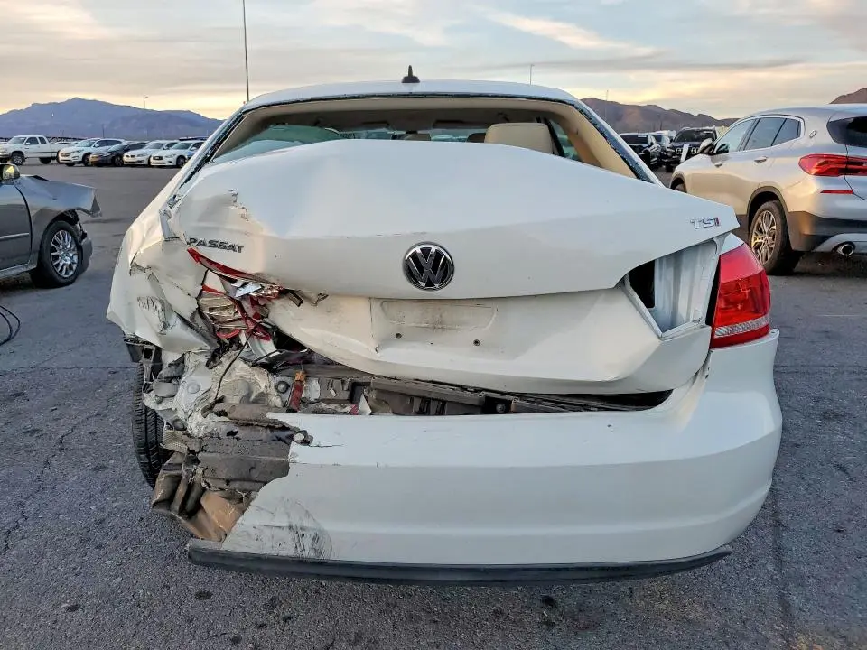 2015 VOLKSWAGEN PASSAT S  