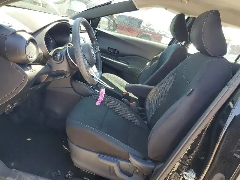 2019 NISSAN KICKS S  