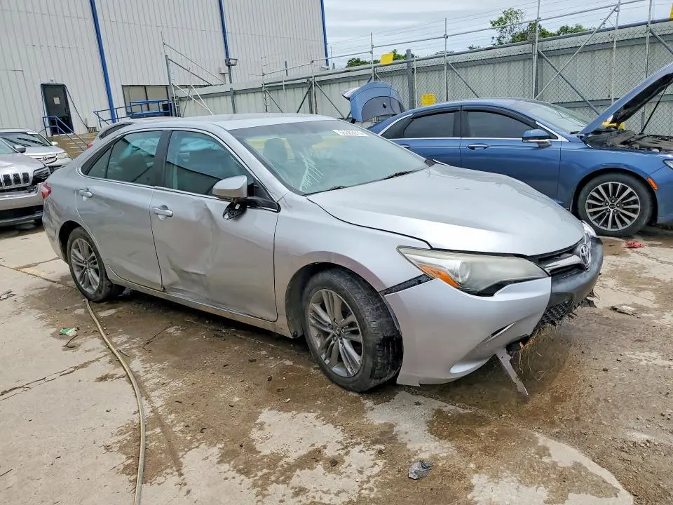 2016 TOYOTA CAMRY SE  